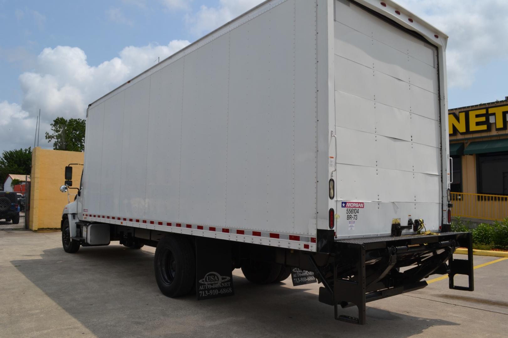 2016 WHITE /BLACK HINO 268 with an JO8E-VC 7.7L 220HP engine, ALLISON 2500RDS AUTOMATIC transmission, located at 9172 North Fwy, Houston, TX, 77037, (713) 910-6868, 29.887470, -95.411903 - 25,950LB GVWR NON CDL, MORGAN 26FT BOX, 109" X102", MAXON 3,300LB CAPACITY STEEL LIFT GATE, DUAL 50 GALLON FUEL TANKS, POWER WINDOWS, LOCKS, & MIRROS - Photo#6